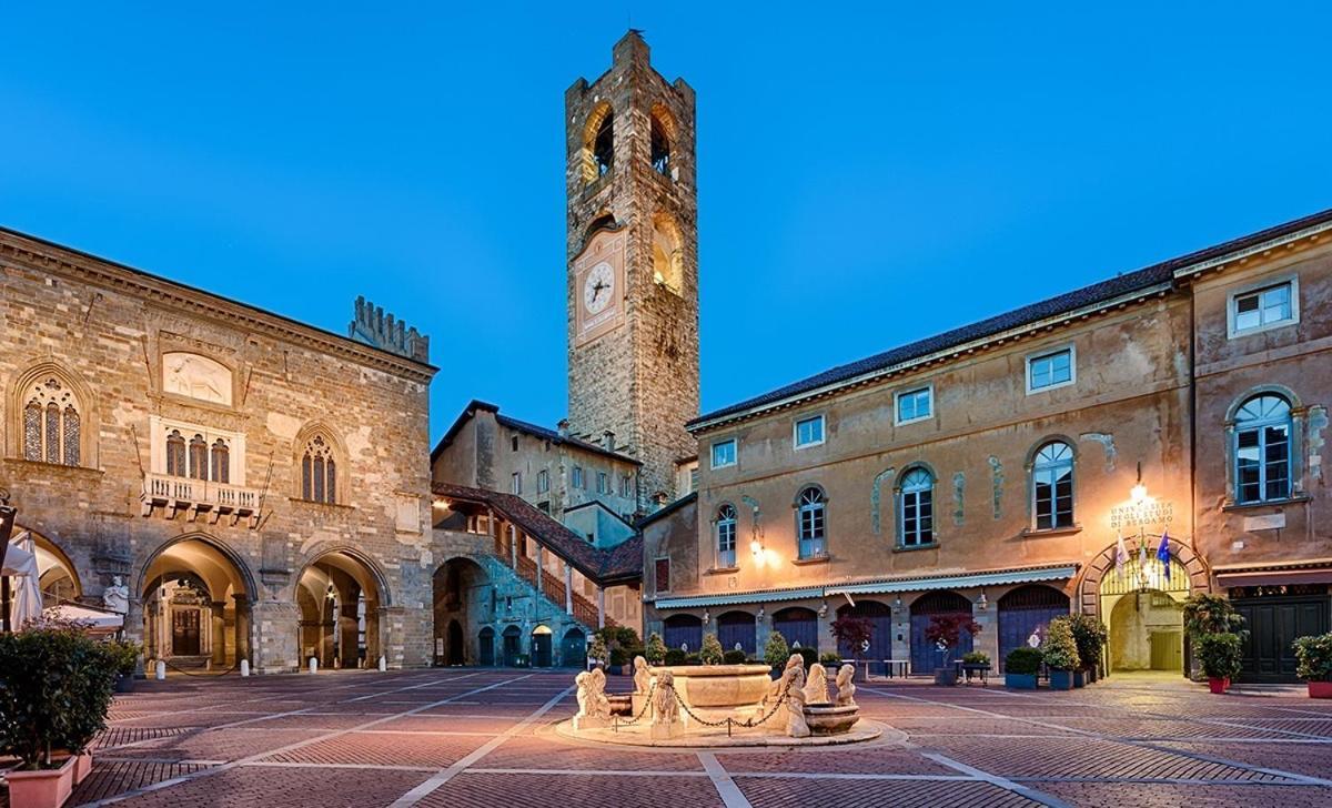 Smart Gold Apartment Luxury Central Bergamo Dış mekan fotoğraf
